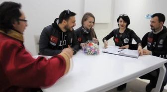 Motosikletle Geldiler, Nikah Kıydılar