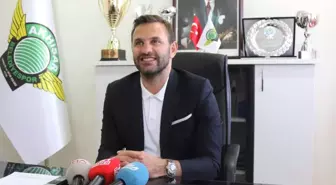 Okan Buruk, Akhisar Belediyespor'a İmzayı Attı