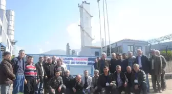Üretimi Durdurulan Fabrika İşçilerinin Baca Eylemi