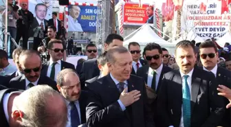 Cumhurbaşkanı Erdoğan Vatandaşlarla Fotoğraf Çektirdi