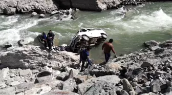 Ordu'da Minibüs Irmağa Uçtu: 1 Ölü, 2 Yaralı