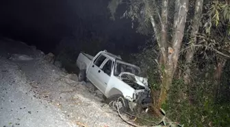 Ortaca'da Virajı Alamayan Araç, Ağaca Çarparak Durabildi; 1 Yaralı