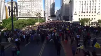 Brezilya'da Yolsuzluklar Protesto Edildi