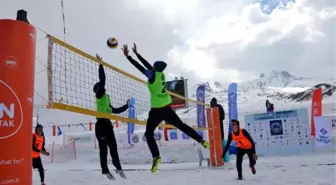 Üniversitelerarası Kar Voleybolu Kupası, Erciyes'te Yapıldı