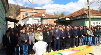 Okul Servisinin Altında Kalan Öğrencinin Cenazesi Toprağa Verildi