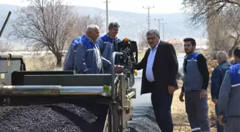 Büyükşehir'den Bozhöyük ve Zümrütova'ya Sıcak Asfalt