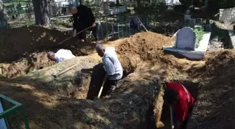 Kozan'daki Katliamda Öldürülen Doğan Ailesi Fertleri Toprağa Verildi