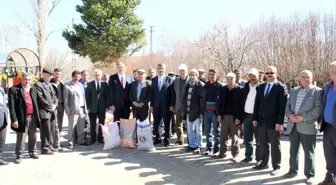 Suşehri'nde Yonca ve Fiğ Tohumu Dağıtıldı