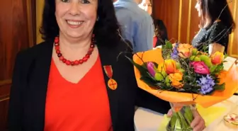 Ayşe Bıyık'a Almanya Liyakat Madalyası Verildi