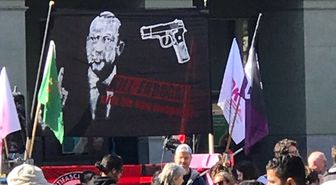 Skandal Pankarta Isviçre Halk Partisi'nden Tepki