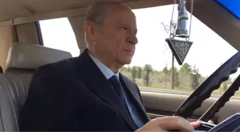 Devlet Bahçeli Yeni Klasik Arabasını Ankara Sokaklarında Denedi