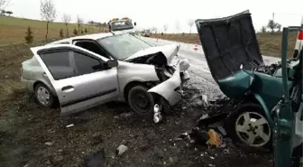 Konya'da Otomobiller Çarpıştı: 4 Yaralı