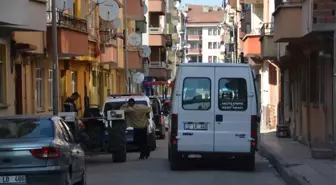Nikahsız Yaşadığı Kadını Vurduktan Sonra Intihar Etti