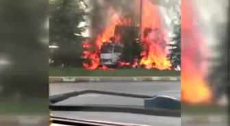 Park Halindeki Saman Yüklü Kamyon Ile Vinç Yandı - Karabük