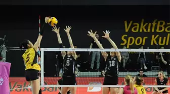 Vakıfbank Yarı Finalde