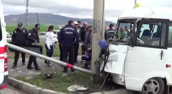 Adıyaman'da Trafik Kazası: 2 Yaralı