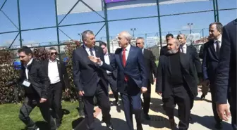 Kılıçdaroğlu, Şehit Üsteğmen Uğur Taşçı'nın Ailesini Ziyaret Etti