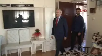 Kılıçdaroğlu, Şehit Üsteğmen Uğur Taşçı'nın Ailesini Ziyaret Etti