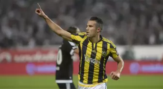 PSG, Robin Van Persie'yi Gelecek Sezon İçin Listeye Aldı