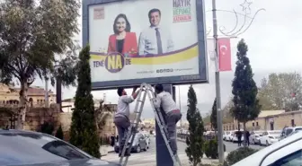 Figen Yüksekdağ'ın Fotoğrafları Bulunan HDP Afişleri Toplatıldı