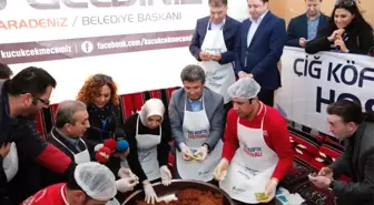 Küçükçekmece'de 12 Bin Kişiye Çiğ Köfte Dağıtıldı