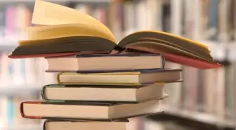 Kartal Belediyesi'nden Atığını Getiren 9 Okula 900 Kitap Hediye