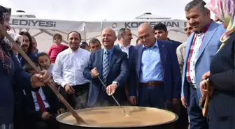 Bakan Faruk Özlü, Kocasinan Belediyesi Standında