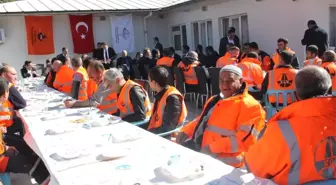 Bakan Yardımcısı Coşkunyürek Karayolları İşçileriyle Bir Araya Geldi