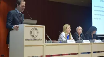 Dünya Otizm Farkındalık Günü Konulu Panel Gerçekleştirildi