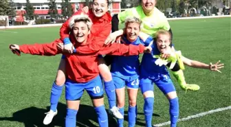 İzmir Konak Belediyespor'un Gözü Play Off'ta