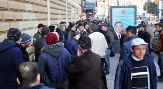 Mevsimlik İşçi Alımı İçin Gece Boyunca Beklediler, Sabah Olunca Şok Yaşadılar!