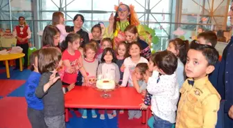 Minikler Çim Adam Yapmayı Öğrenecek