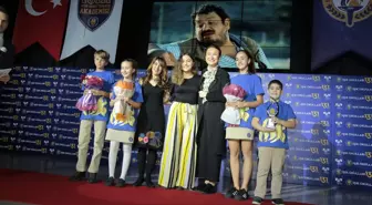 Ünlü isimler FMV Işık Okullarının ödül töreninde bir araya geldi