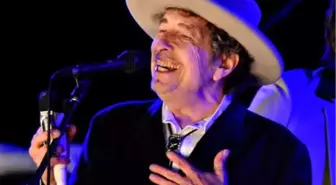 Bob Dylan Nobel Ödülünü Aldı