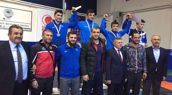 İlkadım'ın Genç Güreşçileri Şampiyonlukla Döndü