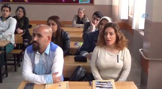 Türkçeyi Aynı Anda 5 Farklı Dilde Öğretiyor