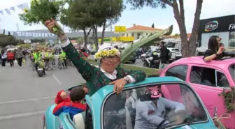 Alaçatı Ot Festivali'nde Renkli Kortej Yürüşü