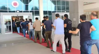 Fetö, 'Zeki ve Güzel' Kadınları Üst Düzey Yöneticilerle Evlendirip, Fişletmiş