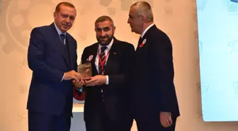 Cumhurbaşkanı Erdoğan'dan Beyza Piliç'e Üç Dalda Ödül