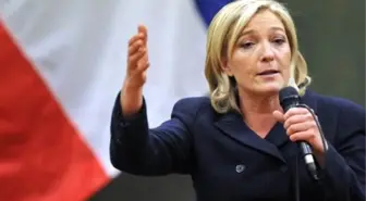 Fransa'da Le Pen'in Seçim Toplantısında Kavga