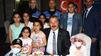 Çocukların 'Osman Amcası' Lösemili Çocukları Moral Yemeğinde Yalnız Bırakmadı