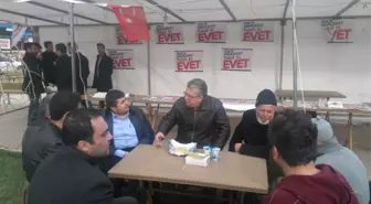 CHP'liler Saldırı Yapıldığı İddia Edilen 'Evet' Çadırını Ziyaret Etti