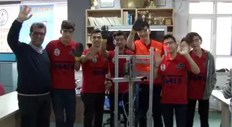 Gültepe Öğrencileri ABD'deki Robot Yarışmasından İki Ödülle Dönüyor