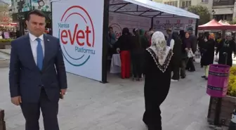 Manisa Evet Platformunun Standına Büyük İlgi