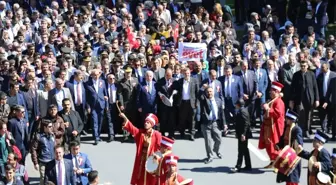 Şanlıurfa'da 11 Nisan Coşkusu Kortej Yürüyüşüyle Devam Etti