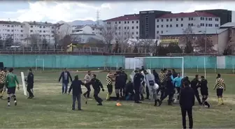 Amatör Maçtaki Olaya Polisten Biber Gazlı Müdahale