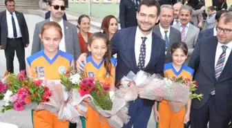 Bakan Yardımcısı Boynukalın'dan Küçük Basketbolculara Jest