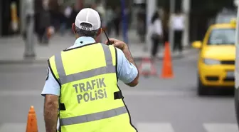 İstanbul'da Saat 14.00'ten İtibaren Bazı Yollar Trafiğe Kapatılacak