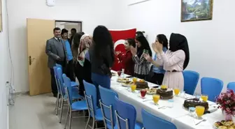 İhbar Üzerine Olay Yerine Giden Polisler Öğrencilerin Sürprizi ile Karşılaştı