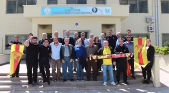Göztepe'nin Efsaneleri 'Umuda Elini Uzat' Dedi